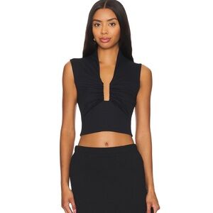 Square wire sleeveless top